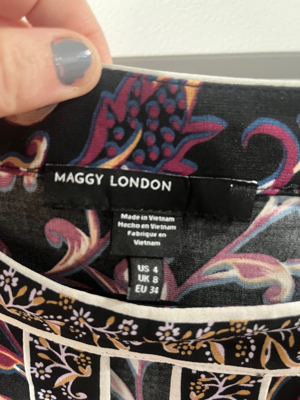 Maggy London Size 4 Dress Paisley long sleeve EUC - Picture 2 of 16